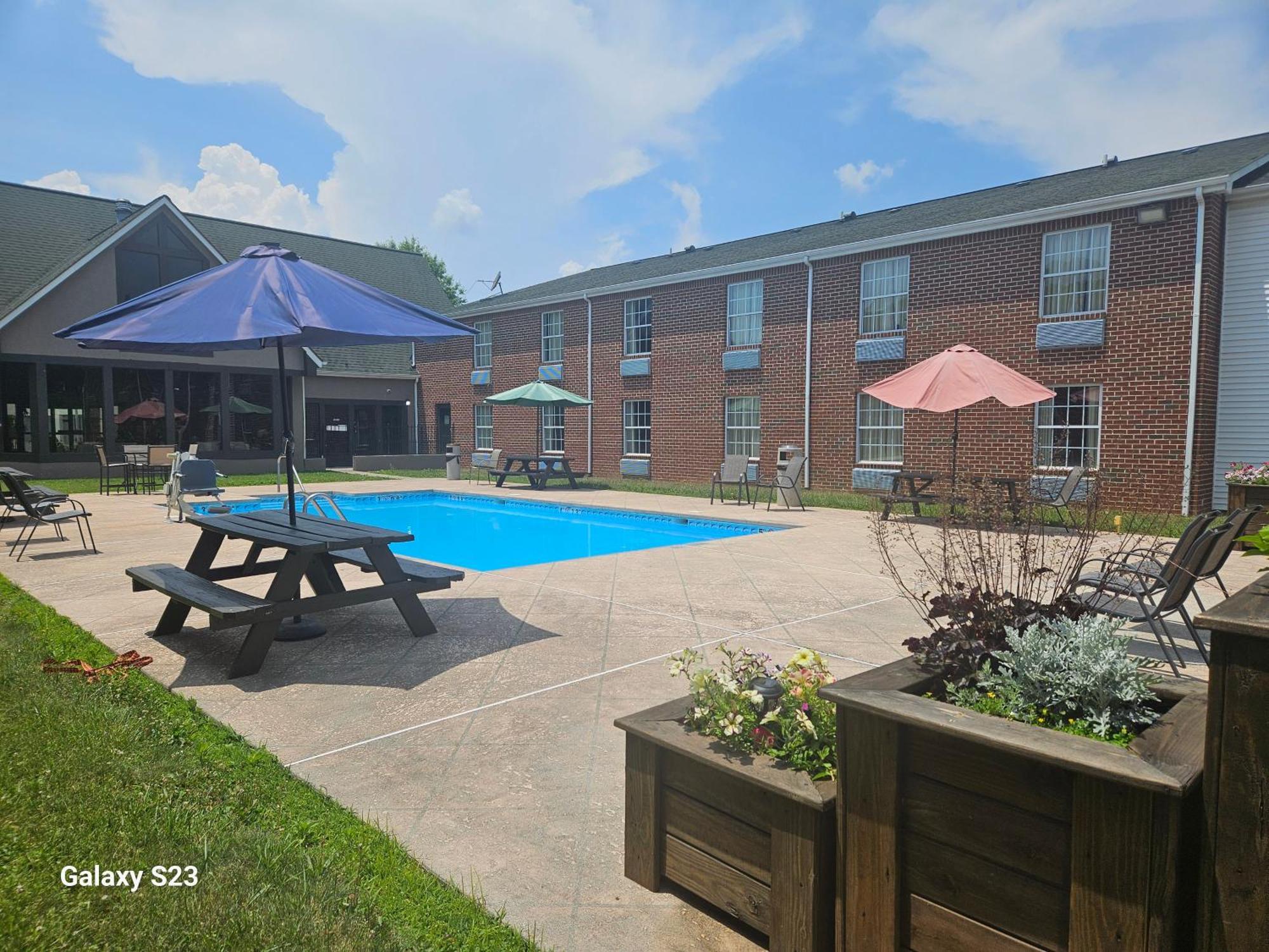 Quality Inn Dublin I-81 Extérieur photo